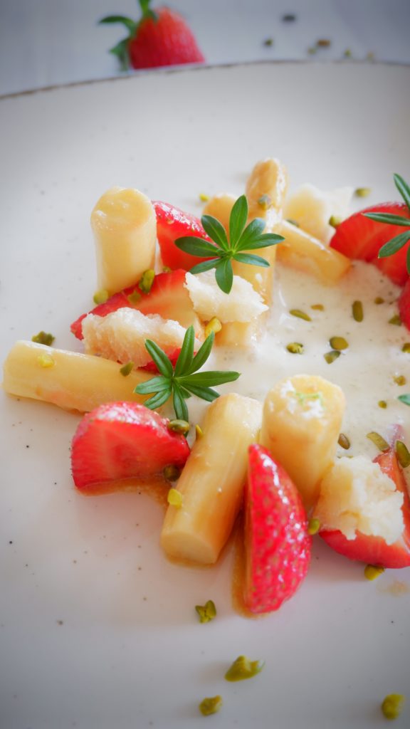 Asparagus Strawberry Salad