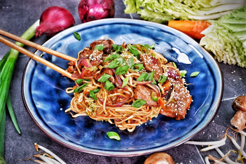 Gebratene Nudeln mit Rindfleisch